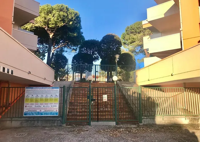 Solarium Pool Μπιμπιόνε